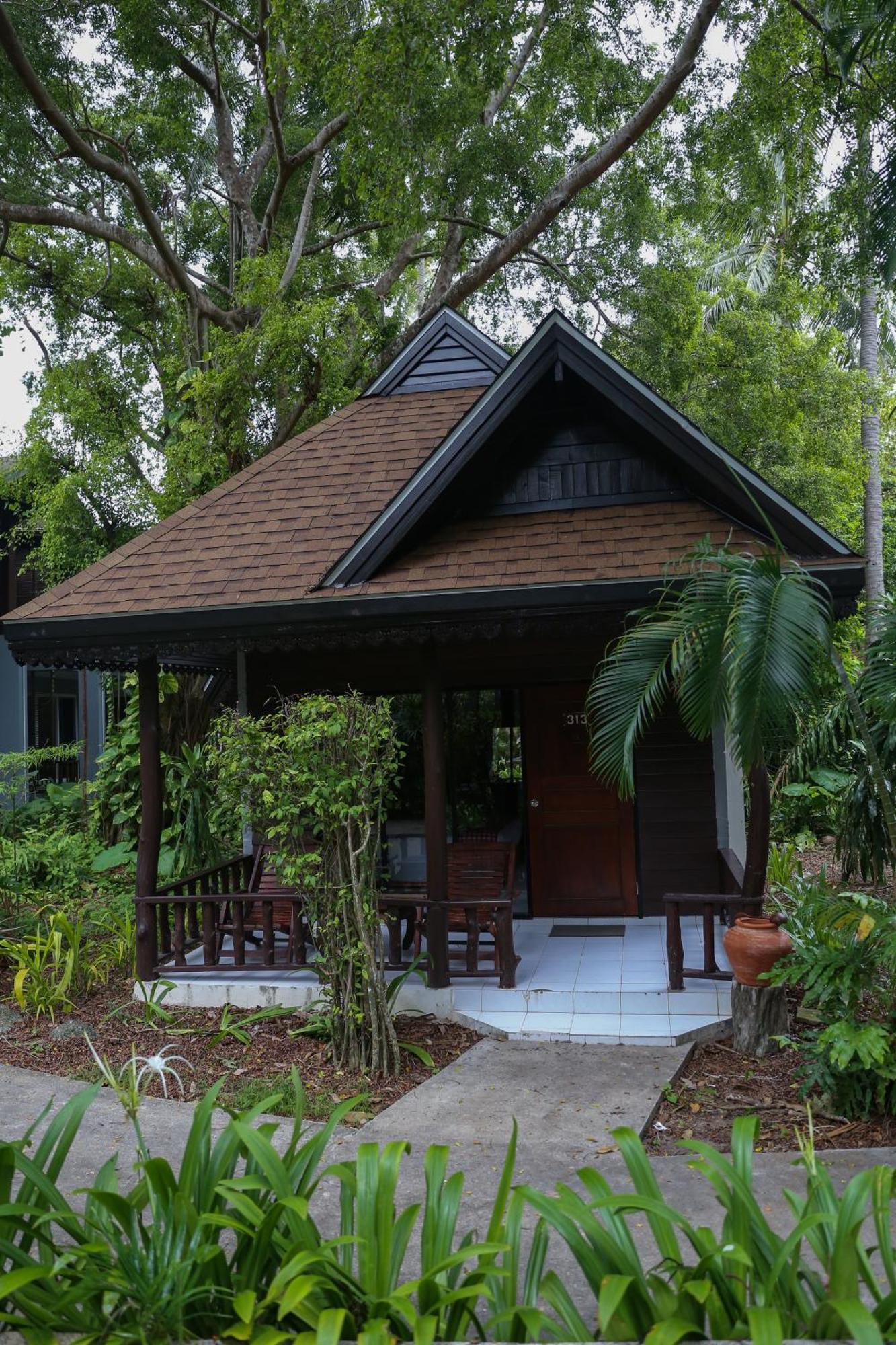 Sand Sea Resort Railay Beach Exterior photo